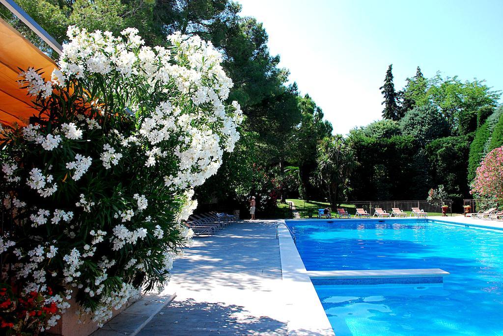 Hotel Les Mazets Des Roches ตาฮาสคอง ภายนอก รูปภาพ