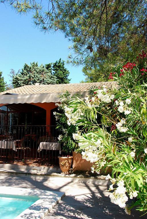 Hotel Les Mazets Des Roches ตาฮาสคอง ภายนอก รูปภาพ