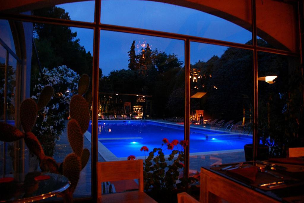 Hotel Les Mazets Des Roches ตาฮาสคอง ภายนอก รูปภาพ