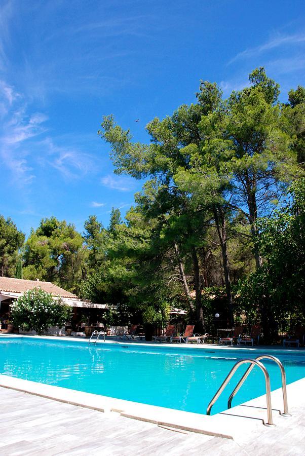 Hotel Les Mazets Des Roches ตาฮาสคอง ภายนอก รูปภาพ